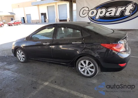 2013 Hyundai Accent Gls z USA, uszkodzony, nr VIN KMHCU4AE3DU338988